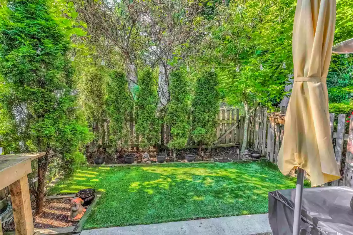 Kitchen Island Photo of 50 2855 158 Street, Surrey, BC
