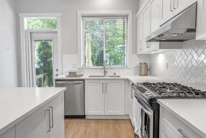 Kitchen Photo of 50 2855 158 Street, Surrey, BC