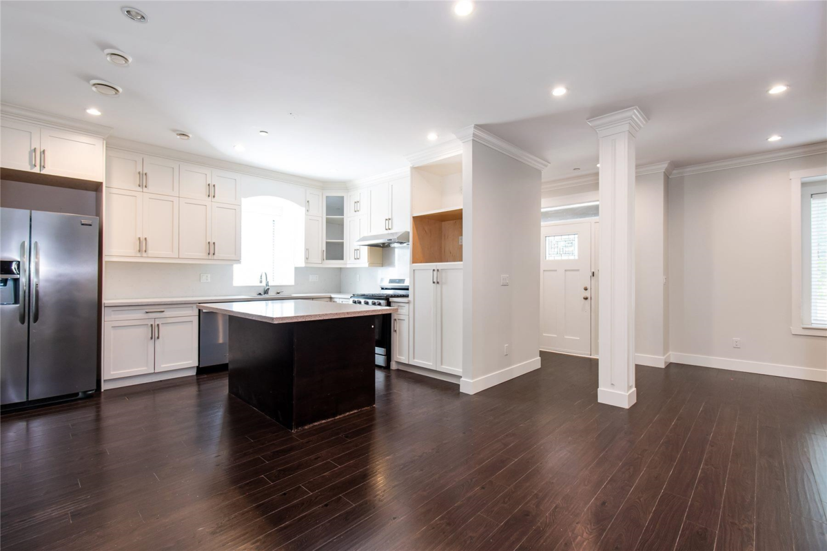 Dining Area Photo of 627 Thirteenth Street, New Westminster, BC