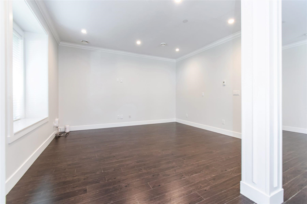 Family Room Photo of 627 Thirteenth Street, New Westminster, BC