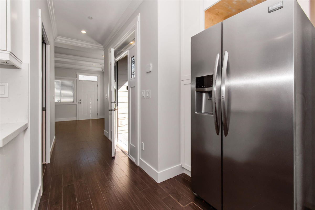 Pantry Photo of 627 Thirteenth Street, New Westminster, BC