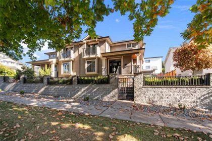 Front exterior of 627 Thirteenth Street, New Westminster, BC