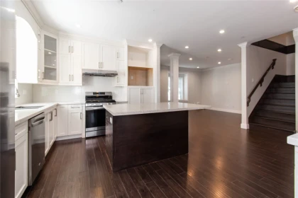 Kitchen Photo of 627 Thirteenth Street, New Westminster, BC