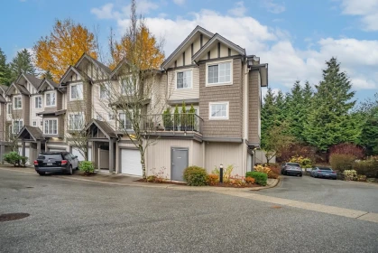 Kitchen Island Photo of 16 3379 Morrey Court, Burnaby, BC