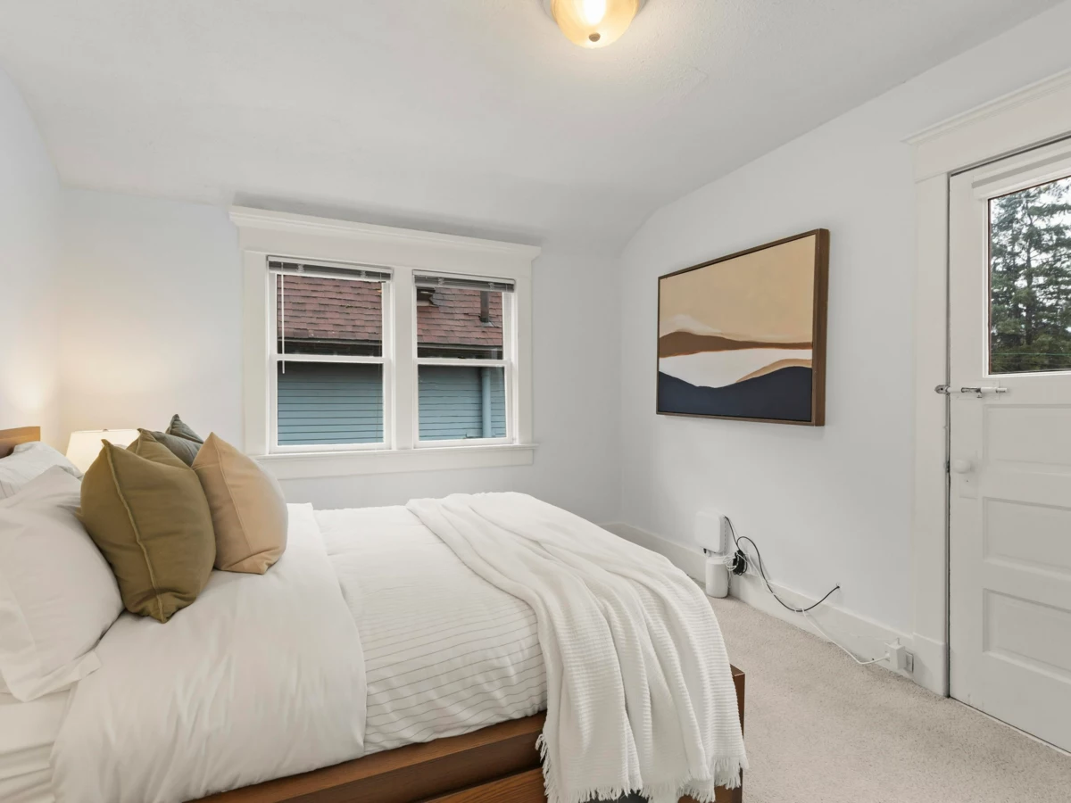 Hallway Photo of 829 E 14th Avenue, Vancouver, BC