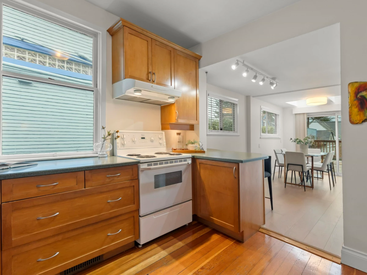 Kitchen Photo of 829 E 14th Avenue, Vancouver, BC