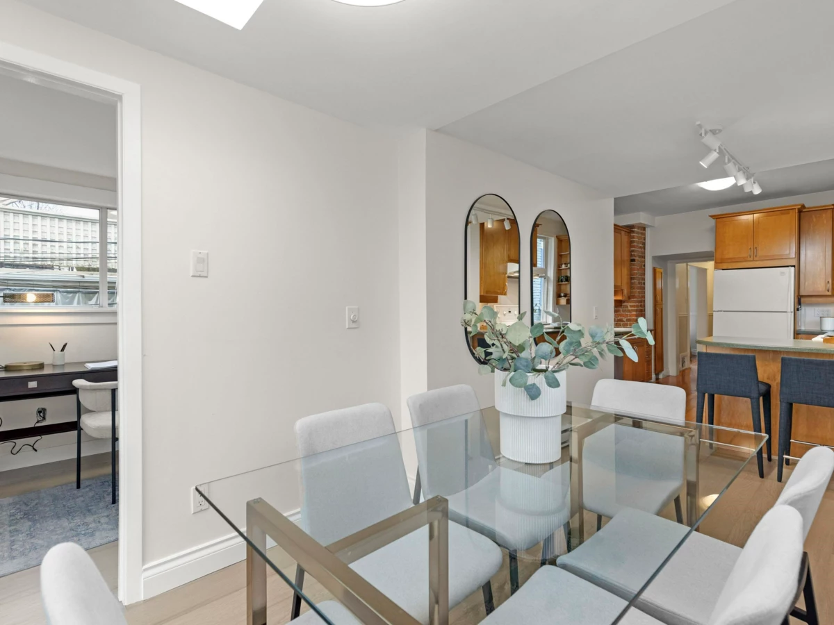 Primary Bathroom Photo of 829 E 14th Avenue, Vancouver, BC