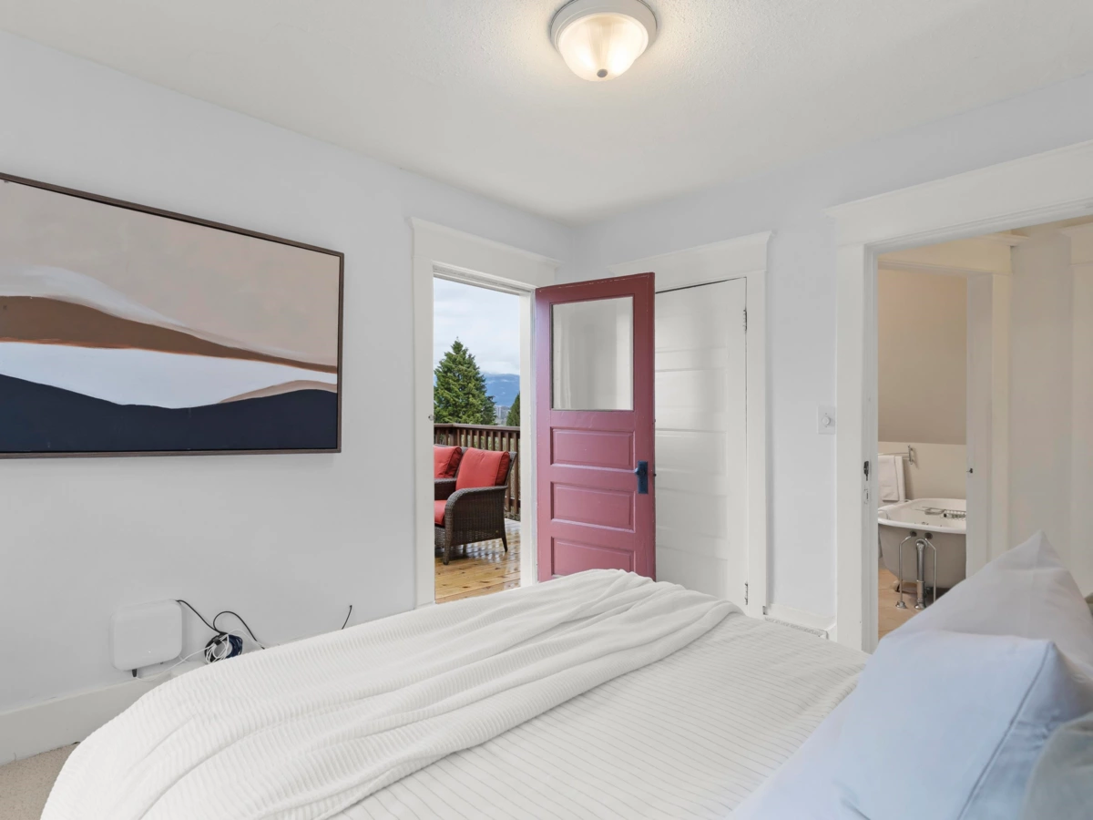 Staircase Photo of 829 E 14th Avenue, Vancouver, BC