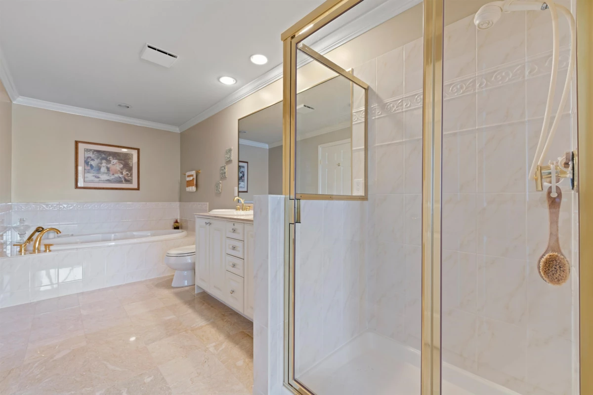 Powder Room Photo of 4 5110 Alderfeild Place, West Vancouver, BC