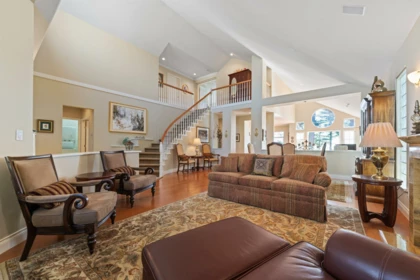 Breakfast Nook Photo of 4 5110 Alderfeild Place, West Vancouver, BC