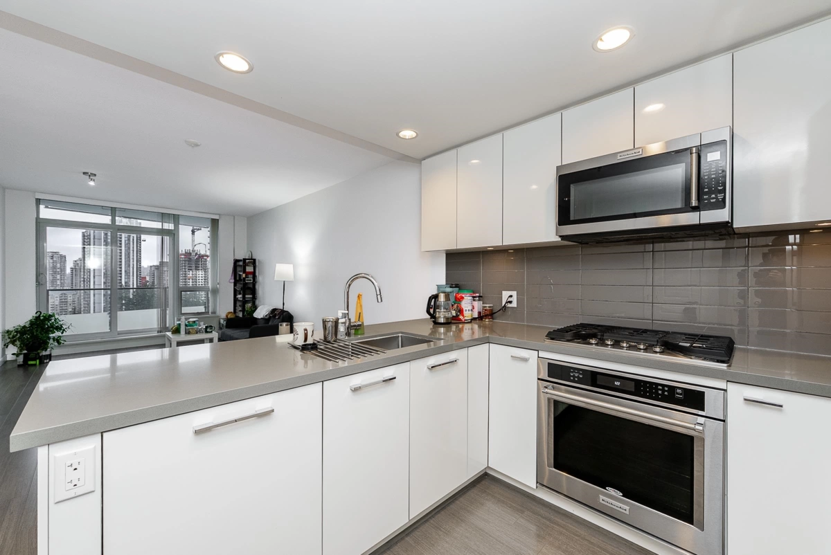 Family Room Photo of 2207 3093 Windsor Gate, Coquitlam, BC