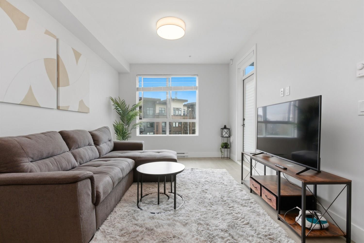 Exterior Rear Photo of 305 20061 Fraser Highway, Langley, BC