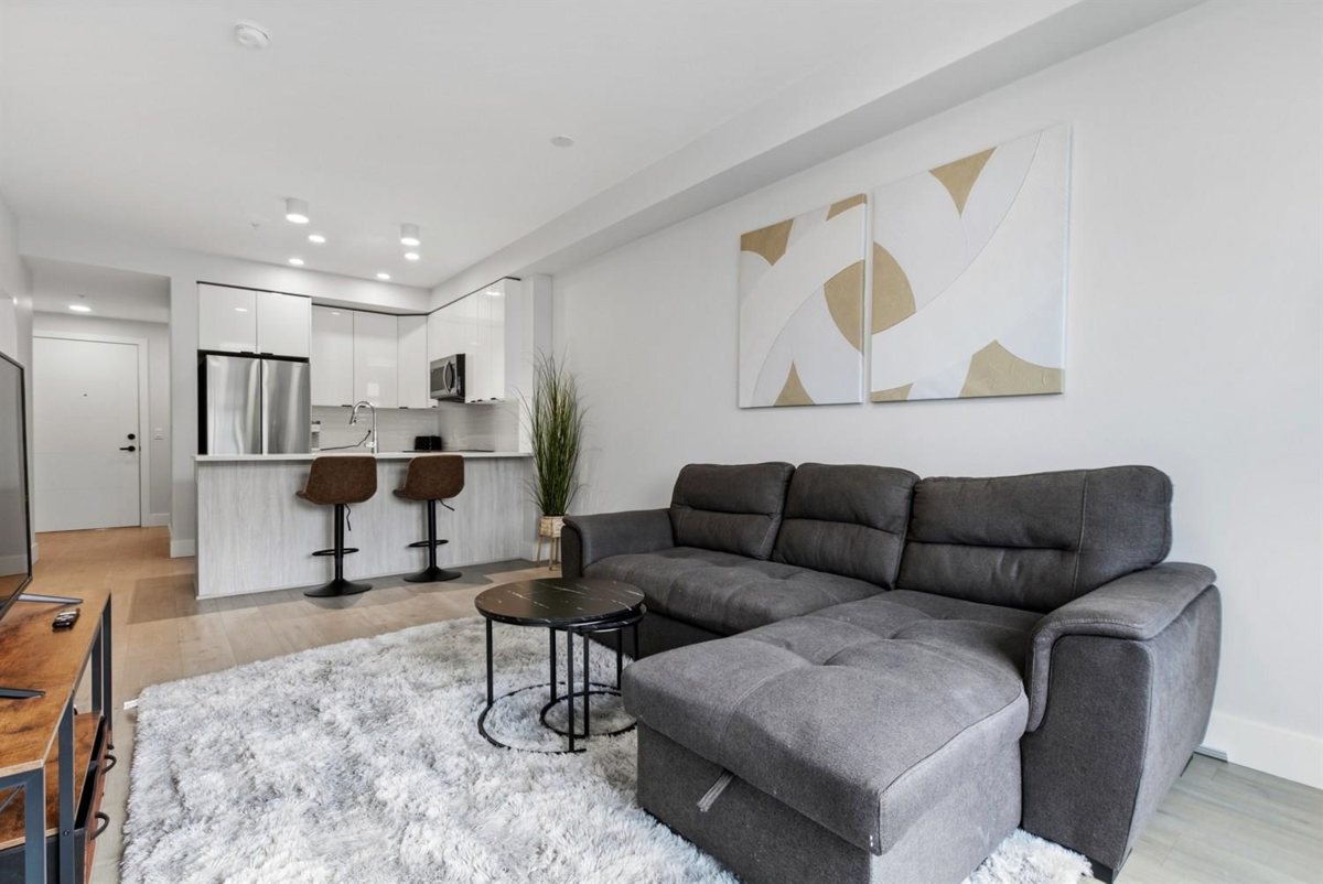 Family Room Photo of 305 20061 Fraser Highway, Langley, BC