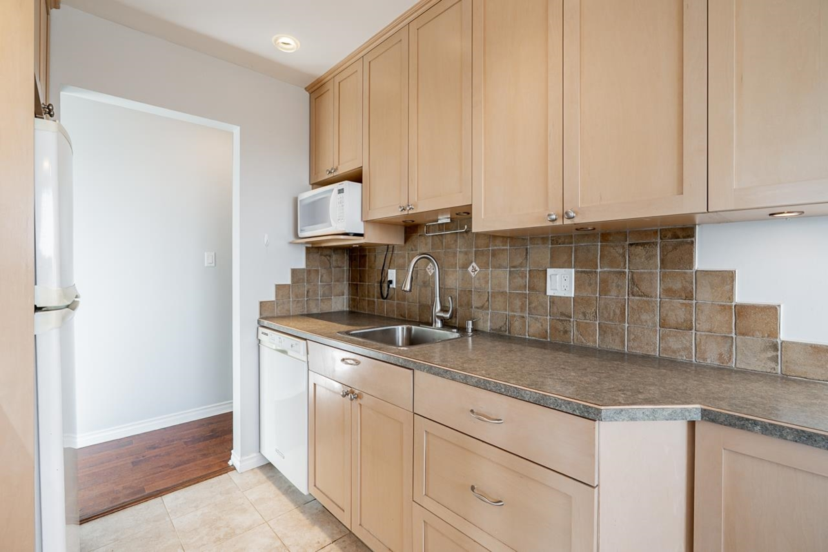 Breakfast Nook Photo of 318 3080 Lonsdale Avenue, North Vancouver, BC