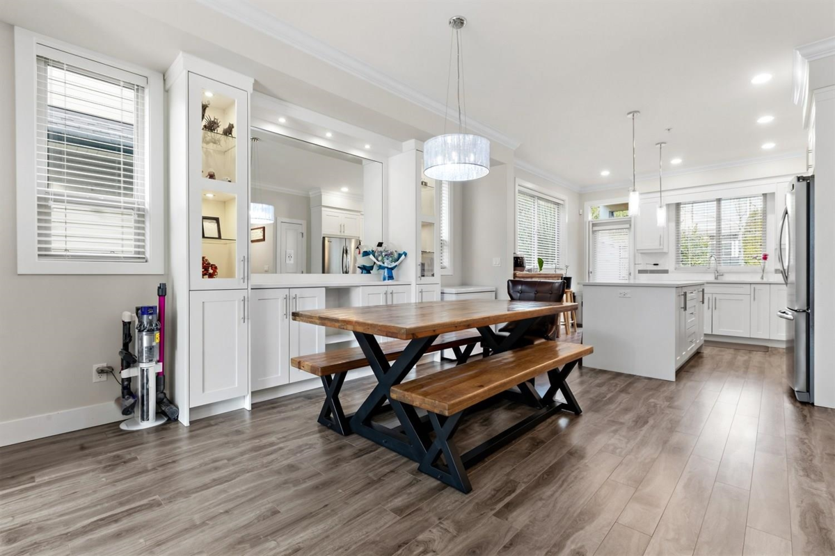 Kitchen Island Photo of 63 19913 70 Avenue, Langley, BC