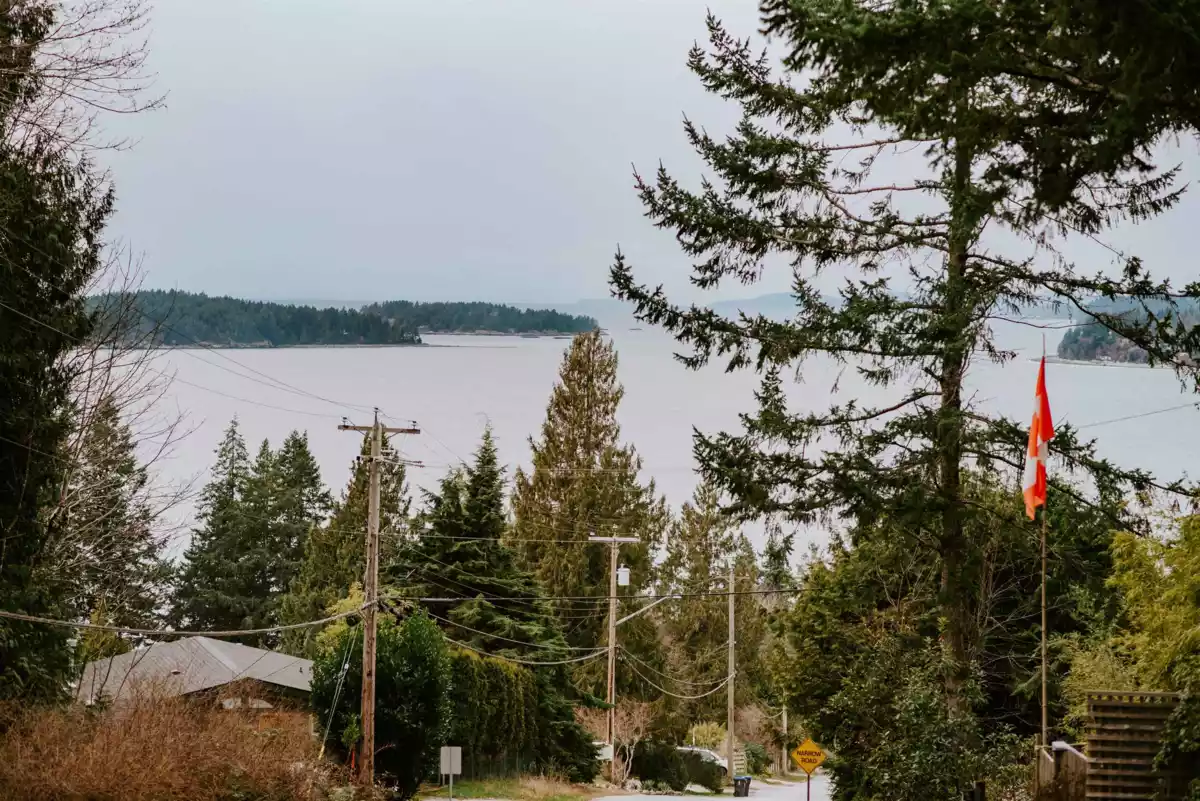 Basement Recreation Room Photo of 25 5288 Selma Park Road, Sechelt, BC