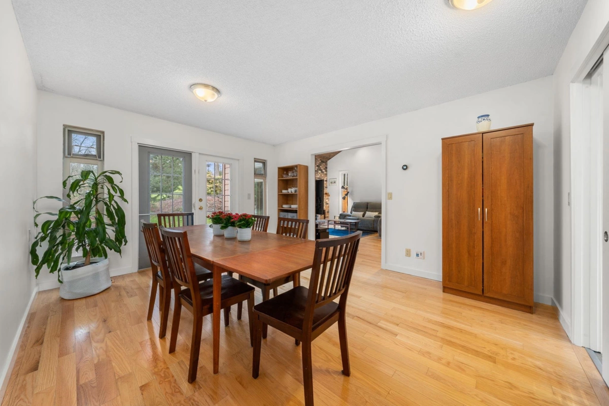 Dining Area Photo of 667 Fairway Drive, North Vancouver, BC