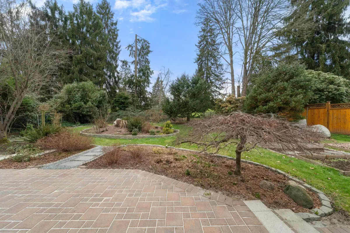 Front Yard Photo of 667 Fairway Drive, North Vancouver, BC