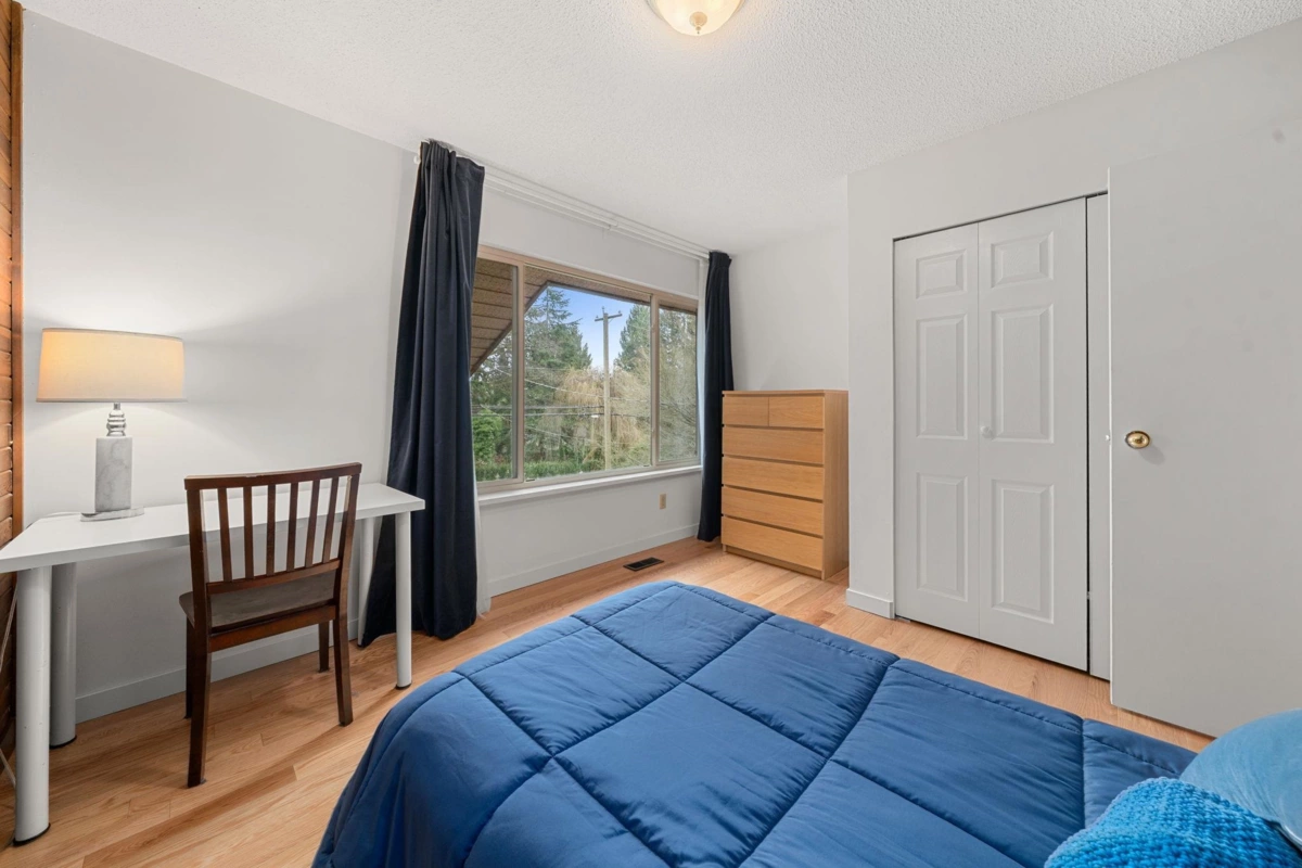 Guest Bathroom Photo of 667 Fairway Drive, North Vancouver, BC