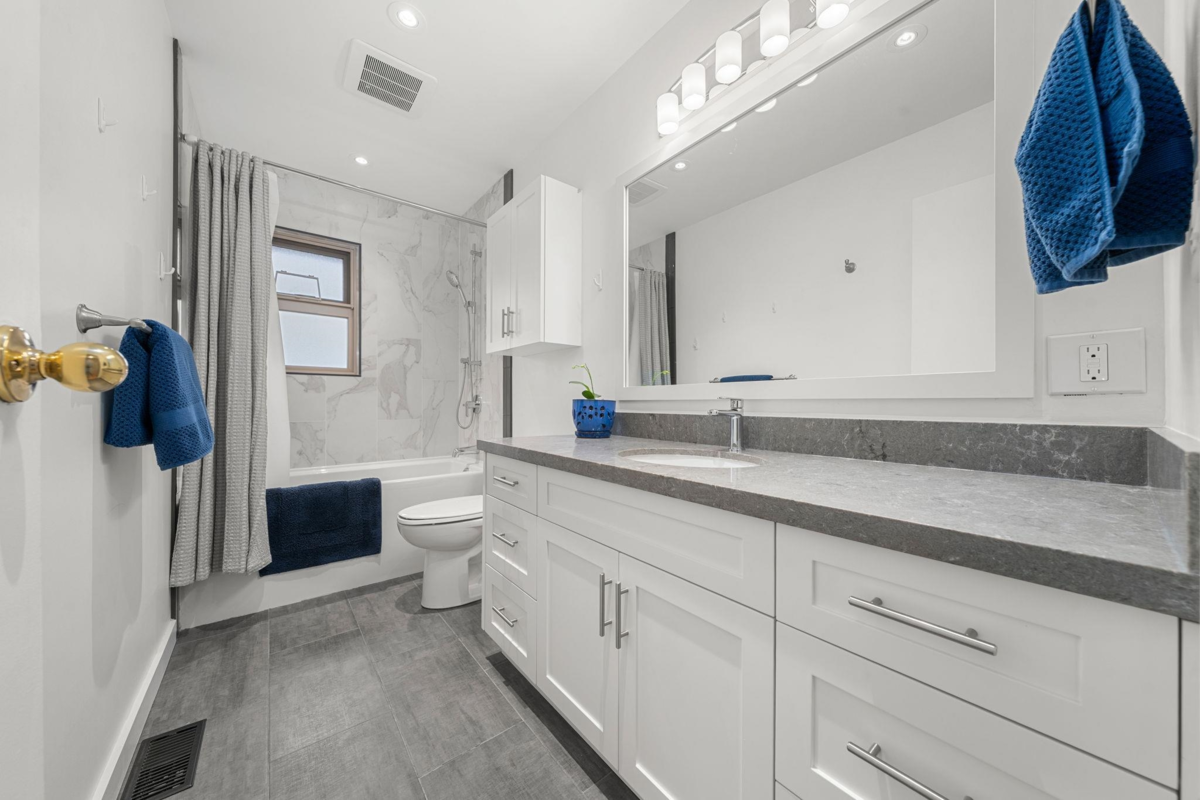 Office / Den Photo of 667 Fairway Drive, North Vancouver, BC