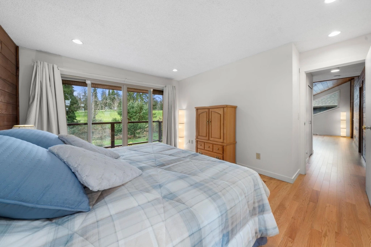 Primary Bedroom Photo of 667 Fairway Drive, North Vancouver, BC