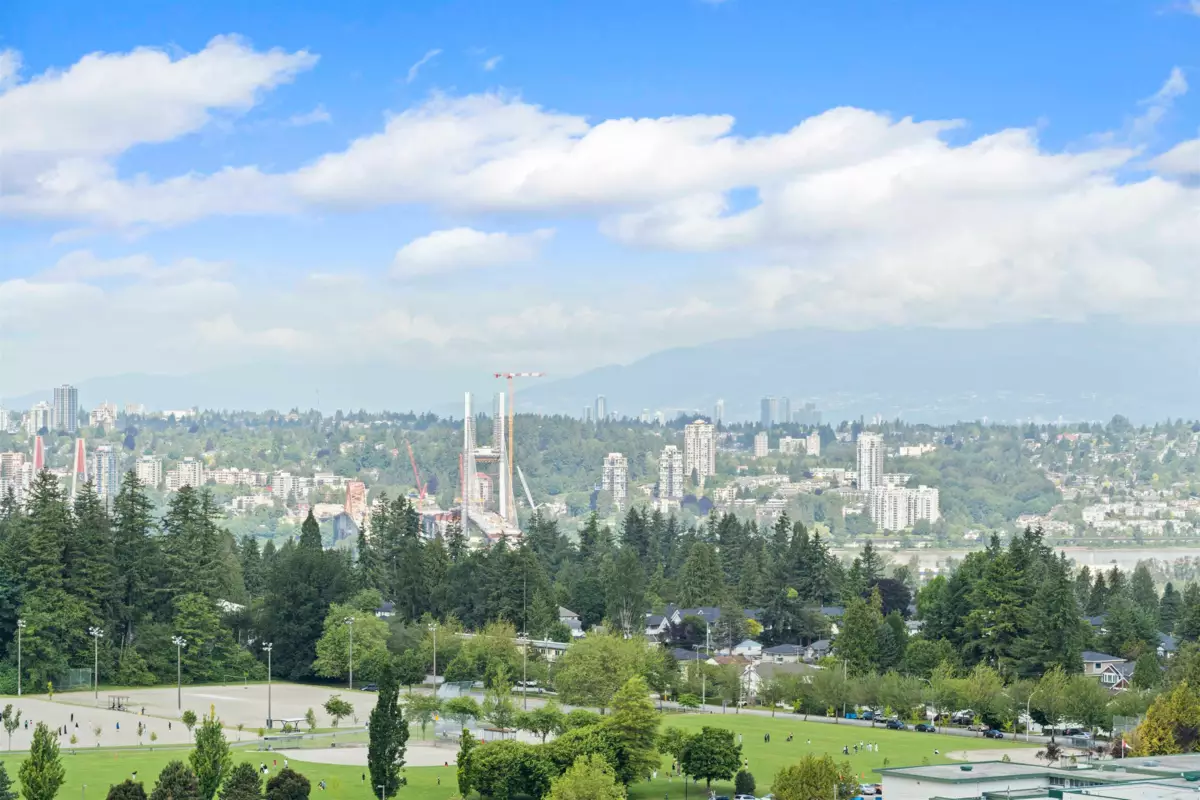 Hallway Photo of 2108 13318 104 Avenue, Surrey, BC