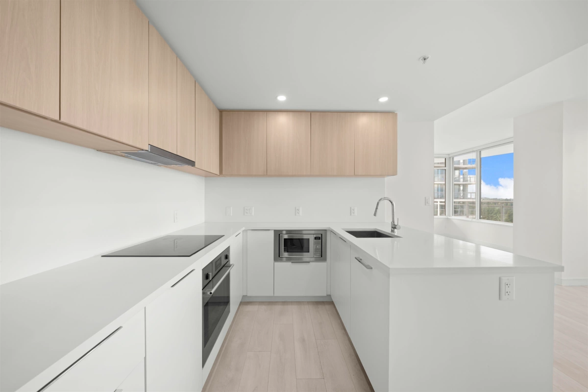 Primary Bathroom Photo of 2108 13318 104 Avenue, Surrey, BC