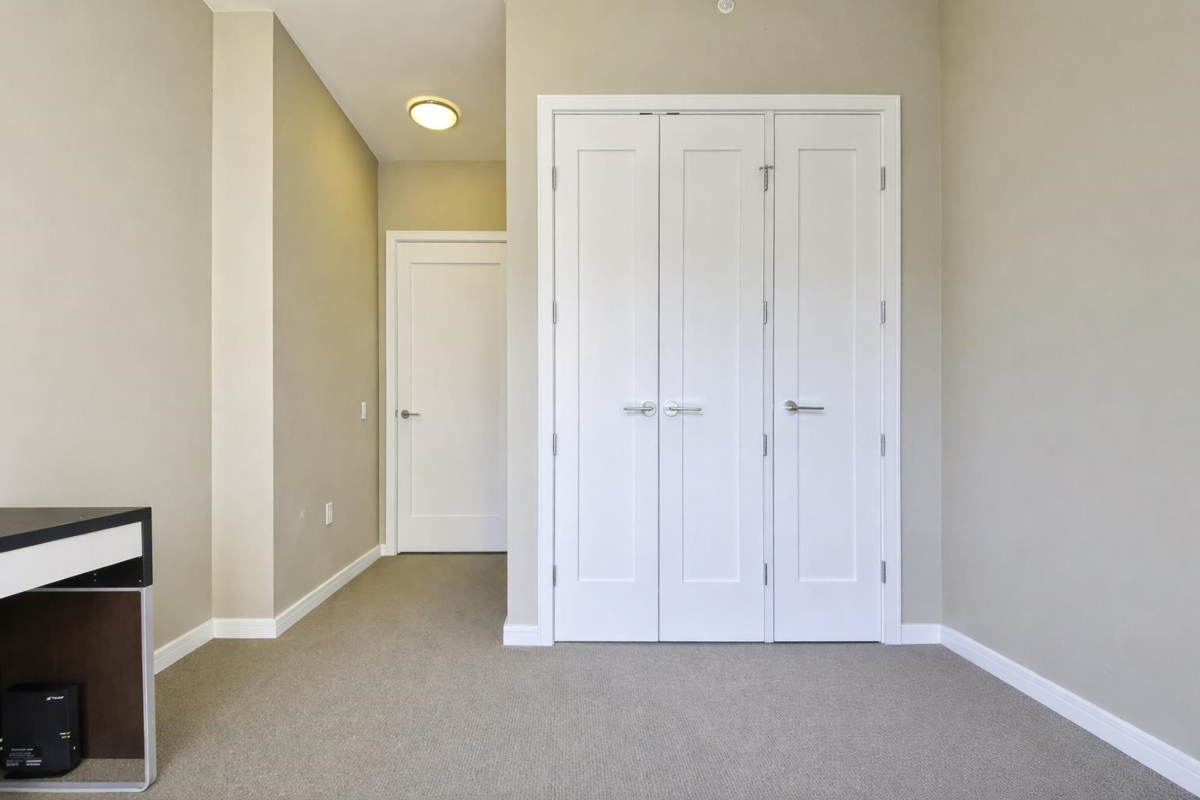 Breakfast Nook Photo of 310 1616 Columbia Street, Vancouver, BC
