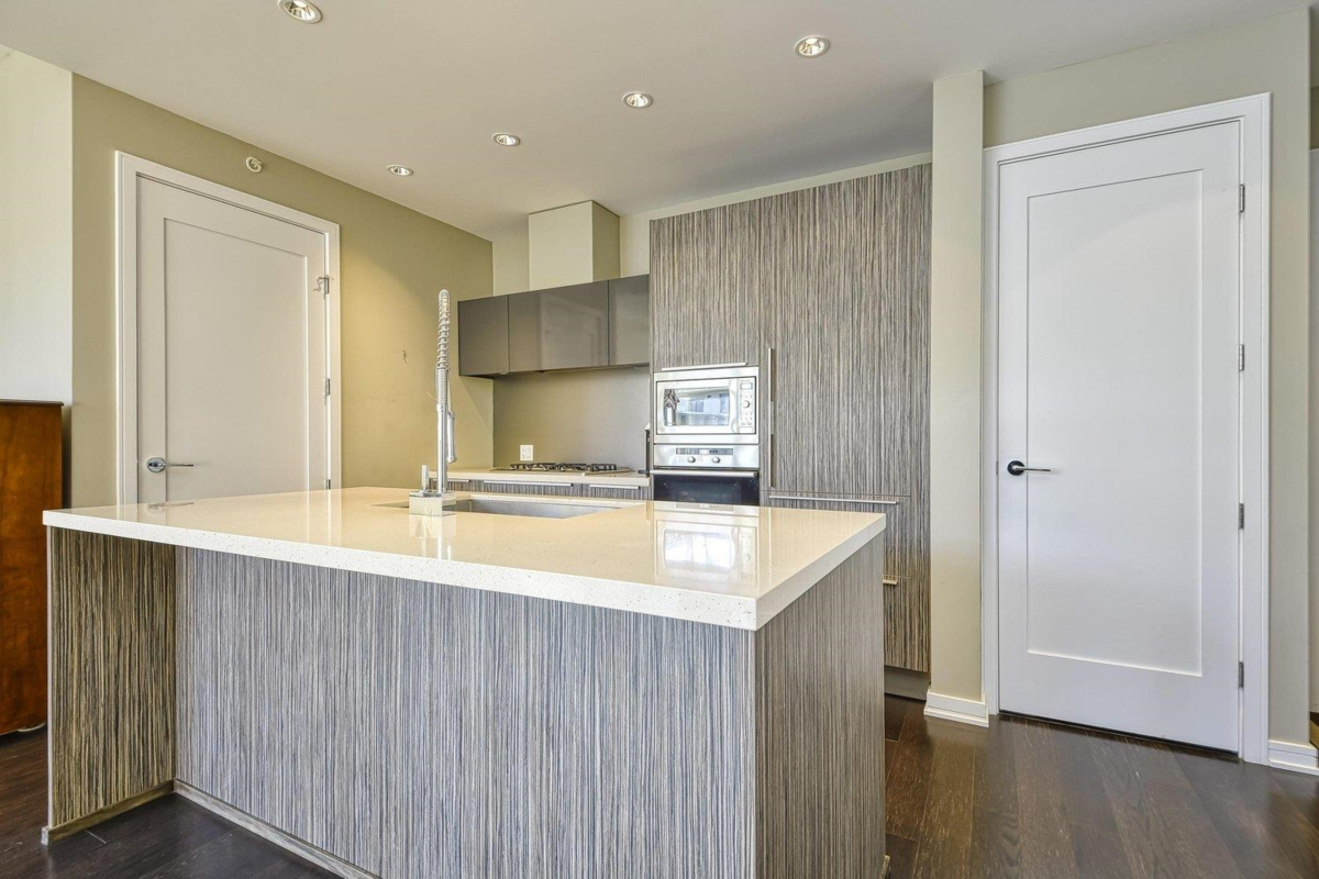 Kitchen Island Photo of 310 1616 Columbia Street, Vancouver, BC