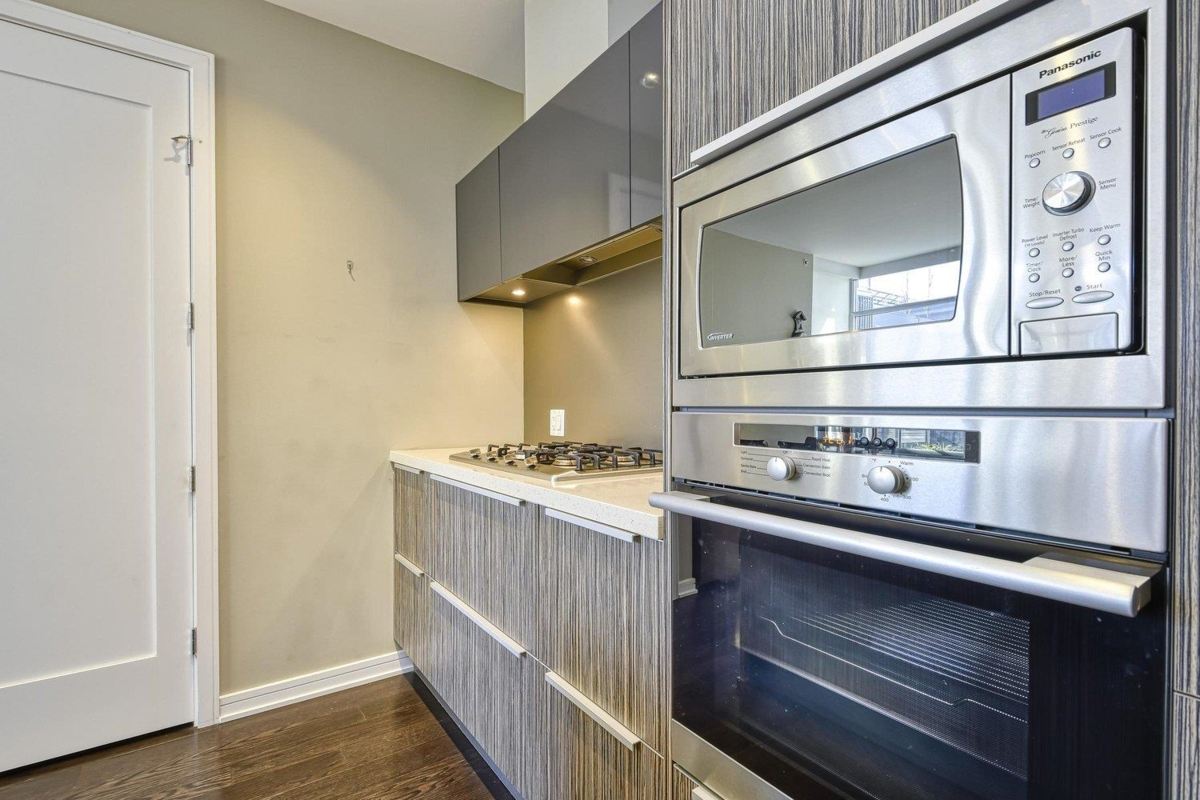 Walk-In Closet Photo of 310 1616 Columbia Street, Vancouver, BC