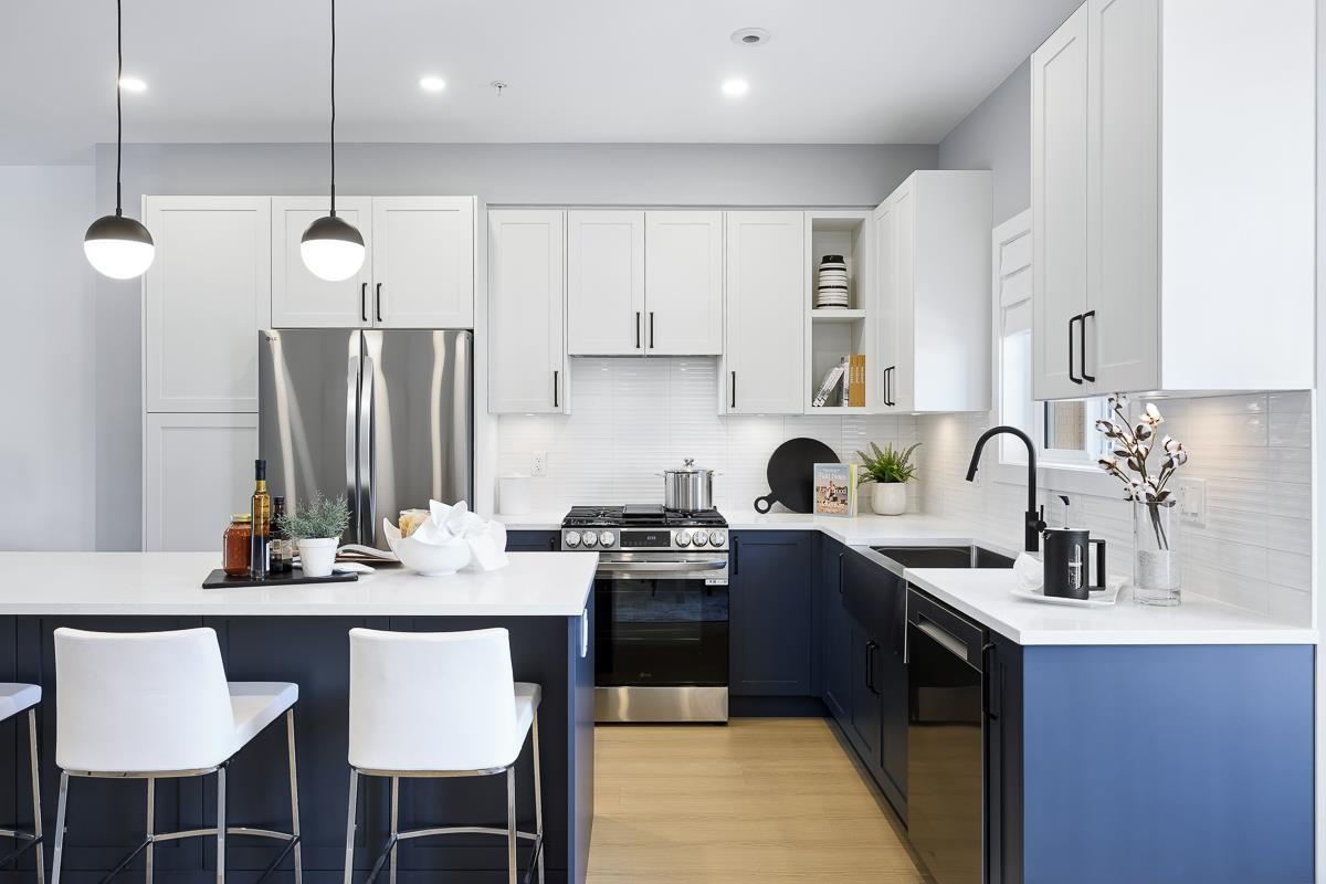 Living Room Photo of 32 7716 207 Street, Langley, BC