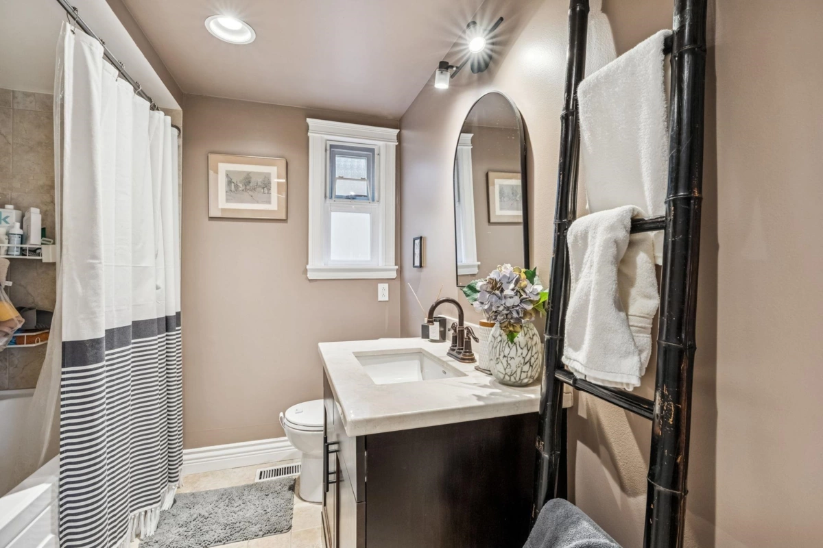 Bedroom 2 Photo of 2819 W 13th Avenue, Vancouver, BC