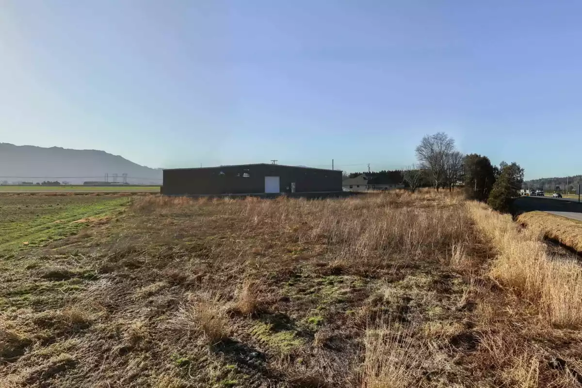 Bedroom 2 Photo of 38989 No. 4 Road, Abbotsford, BC