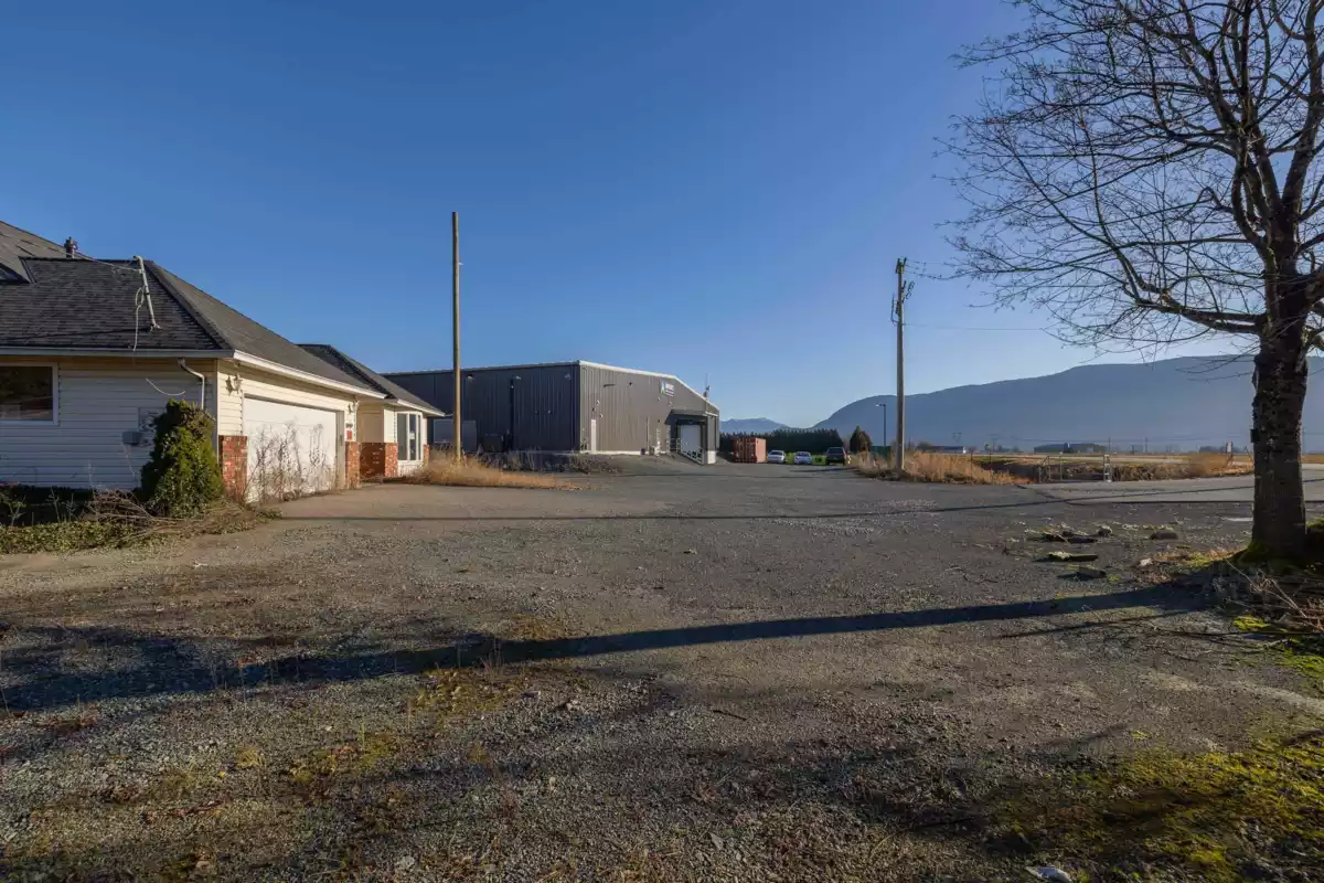 Guest Bathroom Photo of 38989 No. 4 Road, Abbotsford, BC