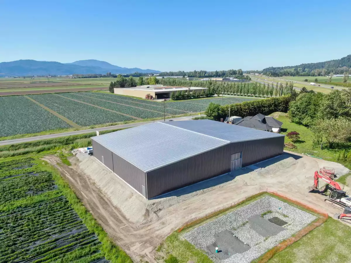 Hot Tub / Spa Photo of 38989 No. 4 Road, Abbotsford, BC