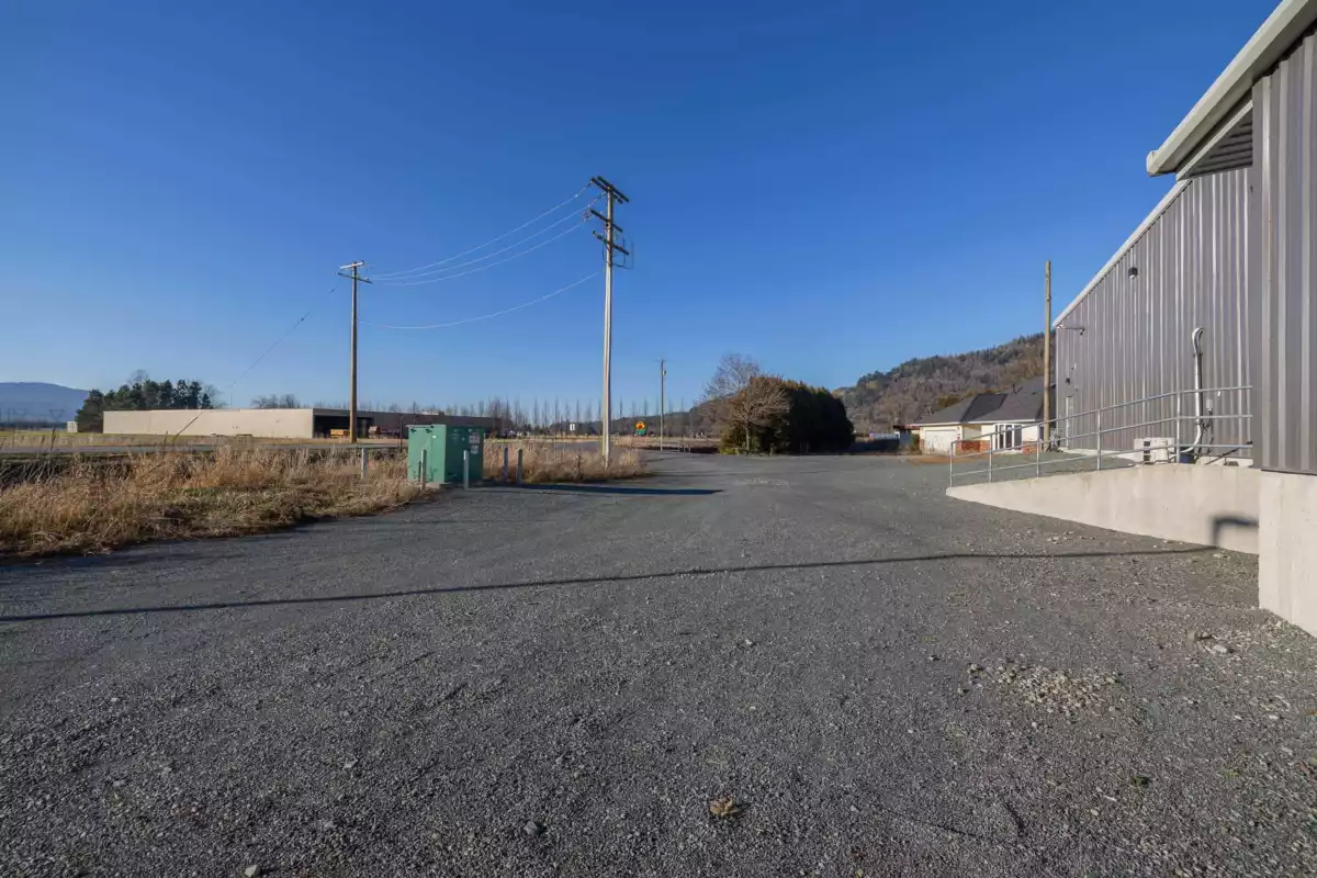 Kitchen Island Photo of 38989 No. 4 Road, Abbotsford, BC