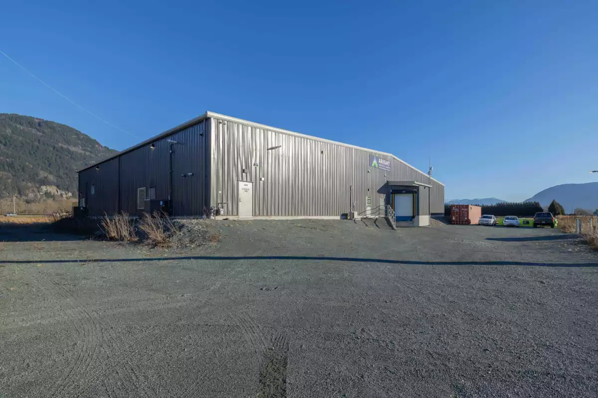 Living Room Photo of 38989 No. 4 Road, Abbotsford, BC
