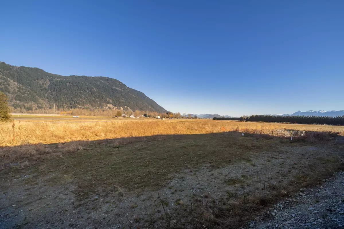 Primary Bathroom Photo of 38989 No. 4 Road, Abbotsford, BC