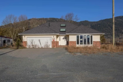 38989 No. 4 Road, Abbotsford, BC