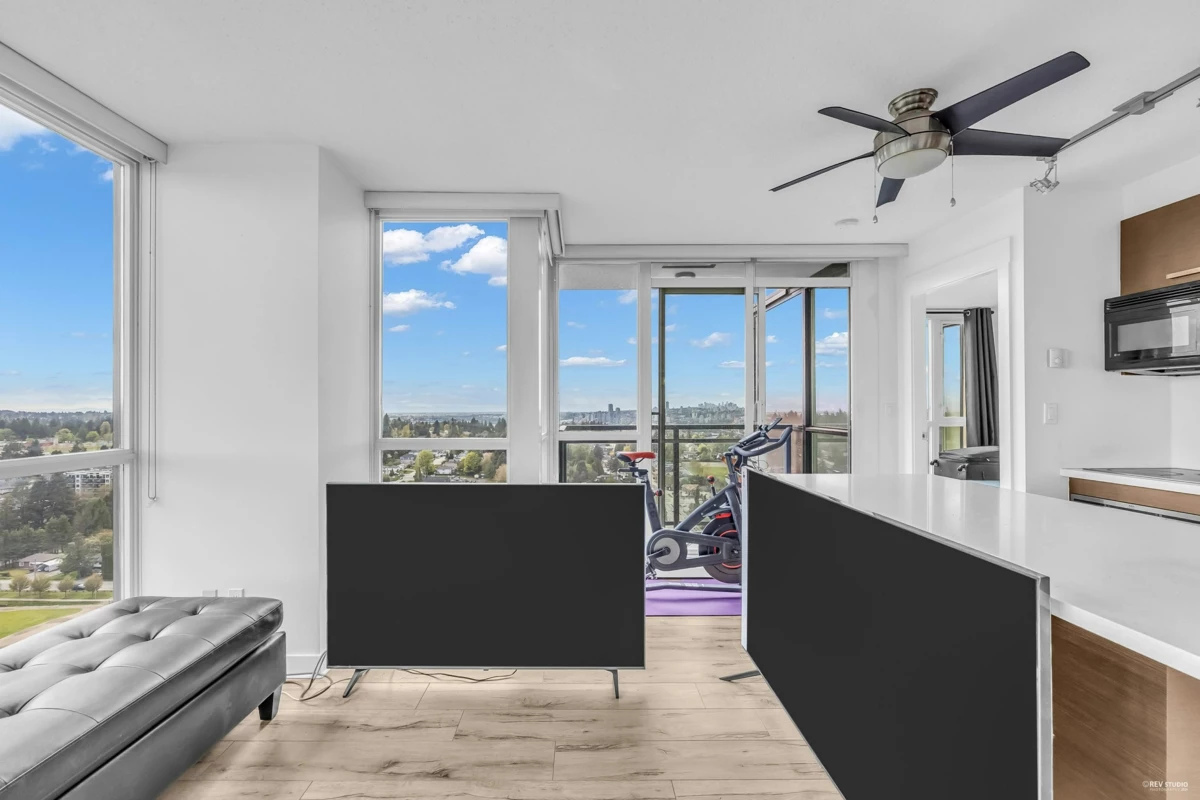 Breakfast Nook Photo of 2404 10777 University Drive, Surrey, BC