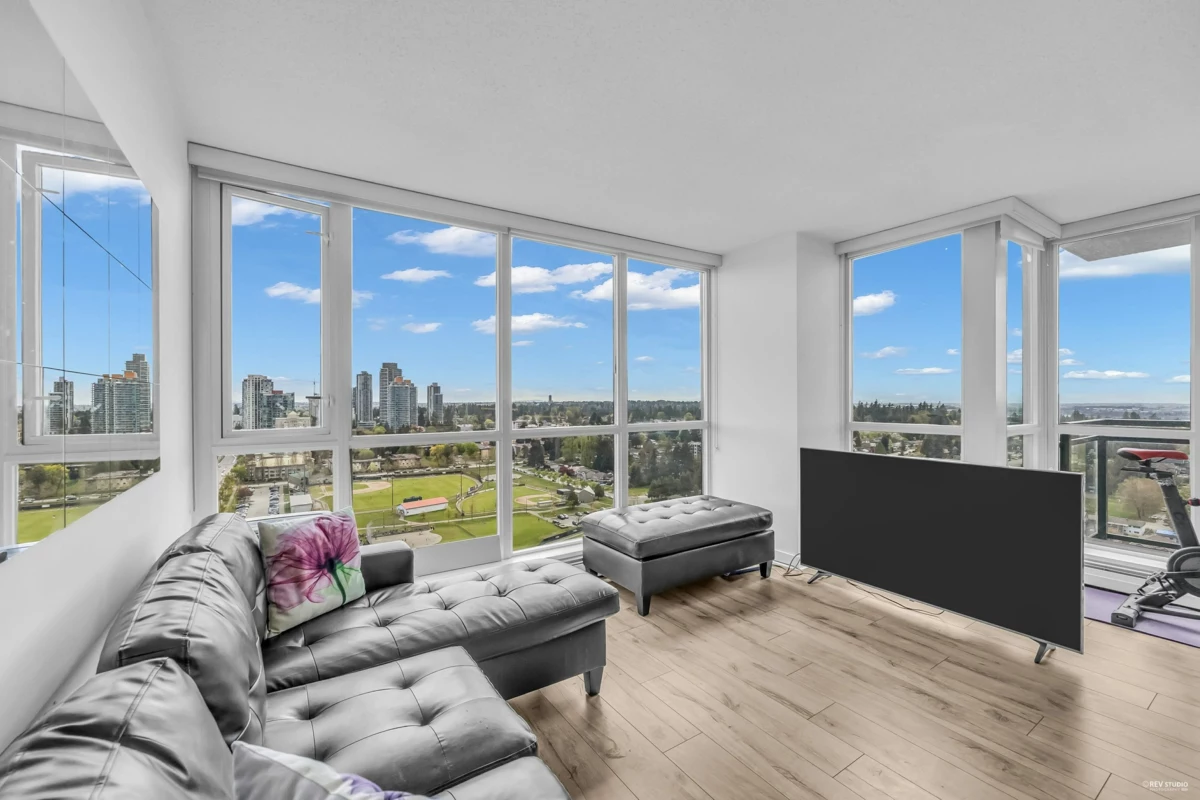 Kitchen Island Photo of 2404 10777 University Drive, Surrey, BC
