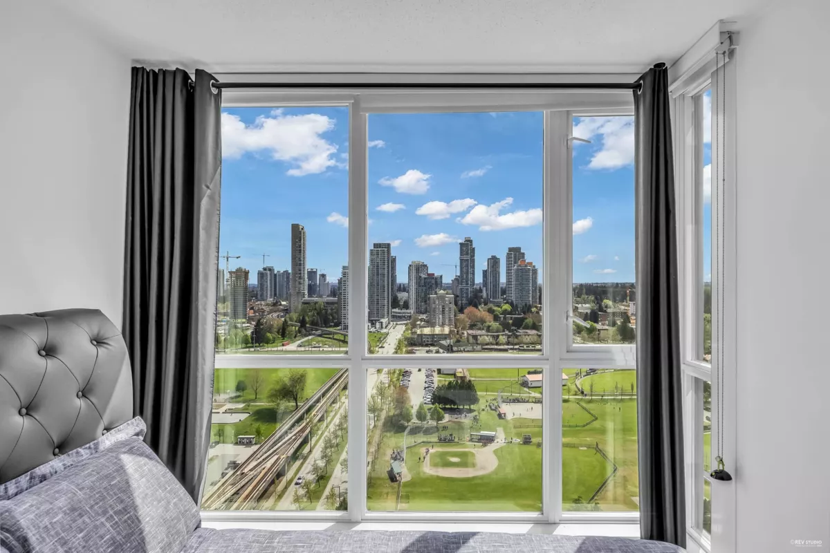 Powder Room Photo of 2404 10777 University Drive, Surrey, BC