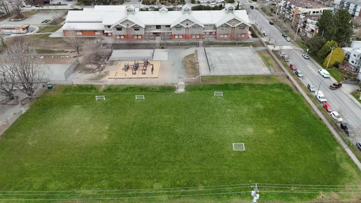 Backyard Photo of 108 15233 Pacific Avenue, White Rock, BC