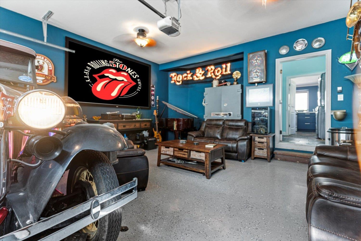 Hot Tub / Spa Photo of 21 46745 Hudson Road, Chilliwack, BC