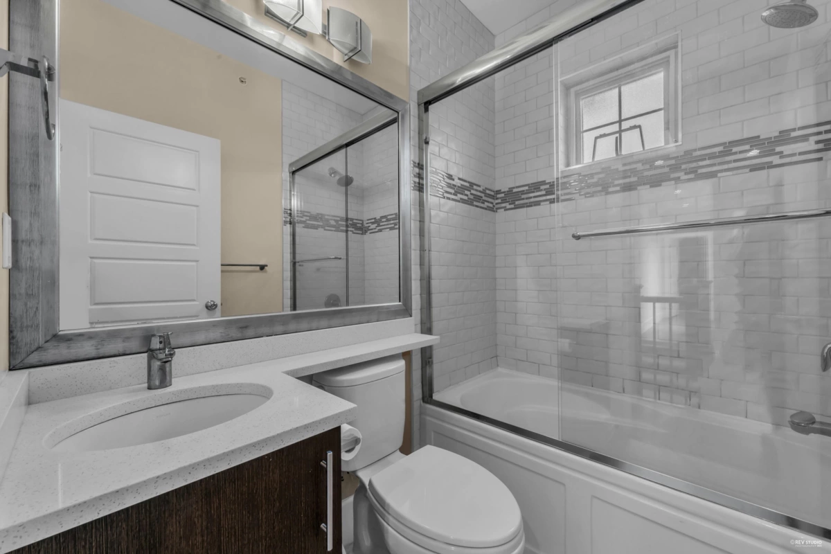 Loft / Bonus Room Photo of 5 6331 No. 4 Road, Richmond, BC