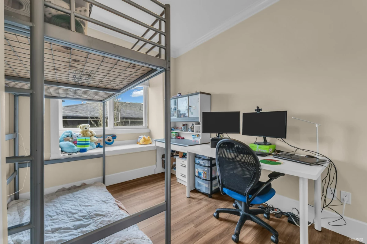 Office / Den Photo of 5 6331 No. 4 Road, Richmond, BC