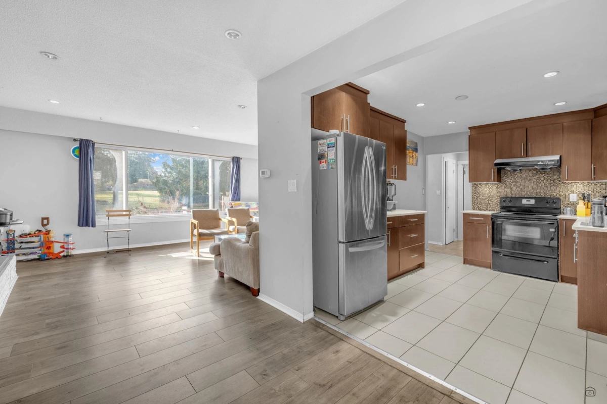 Dining Area Photo of 13105 64 Avenue, Surrey, BC