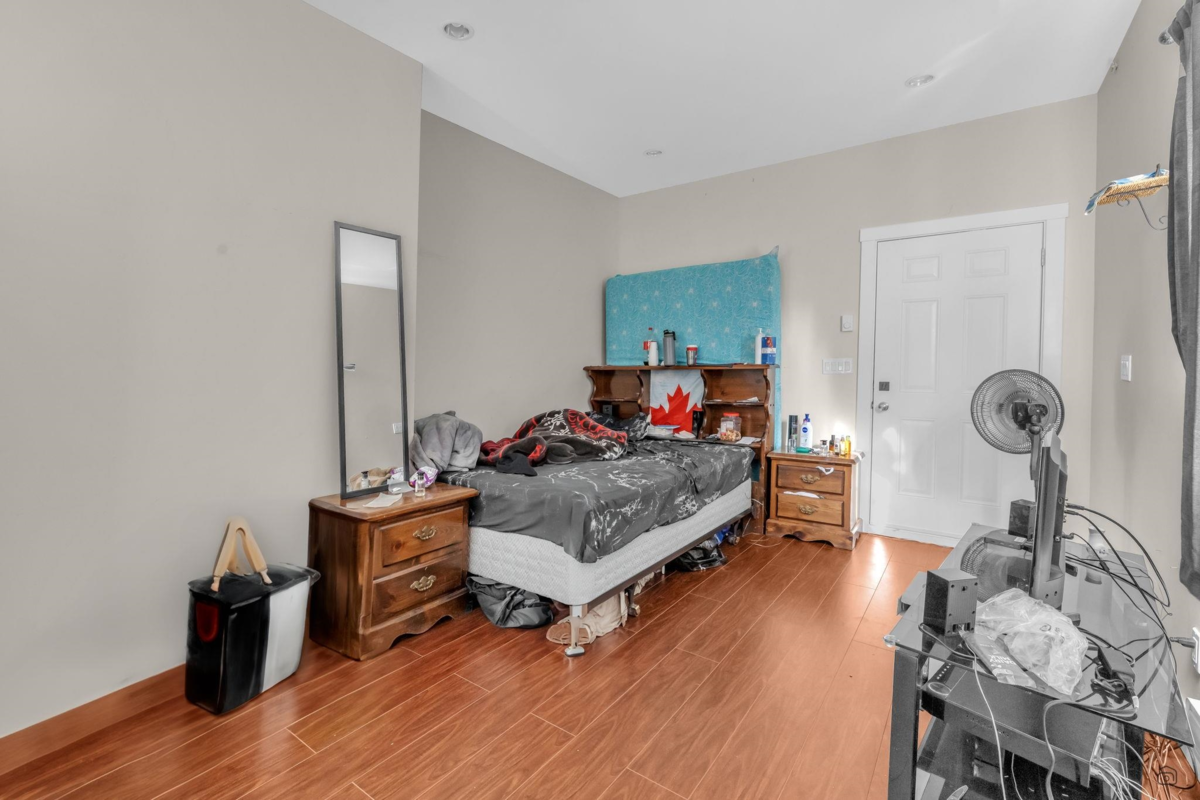 Guest Bathroom Photo of 13105 64 Avenue, Surrey, BC