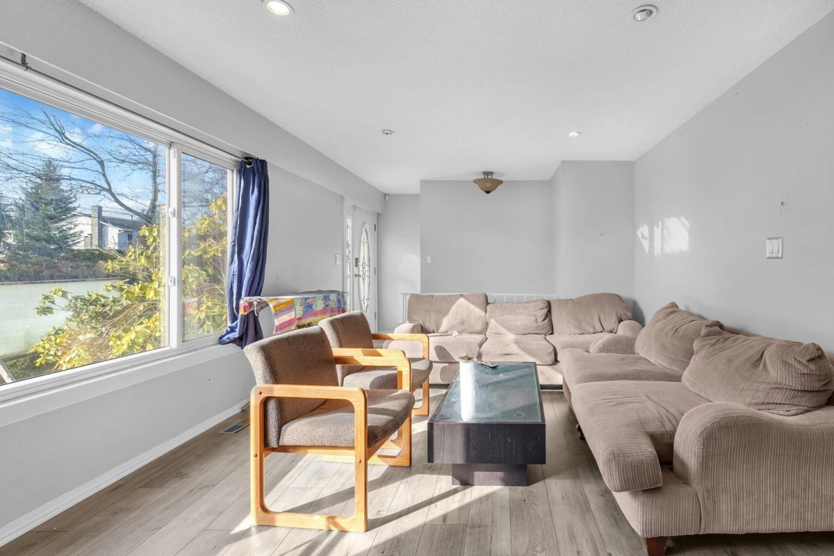 Living Room Photo of 13105 64 Avenue, Surrey, BC