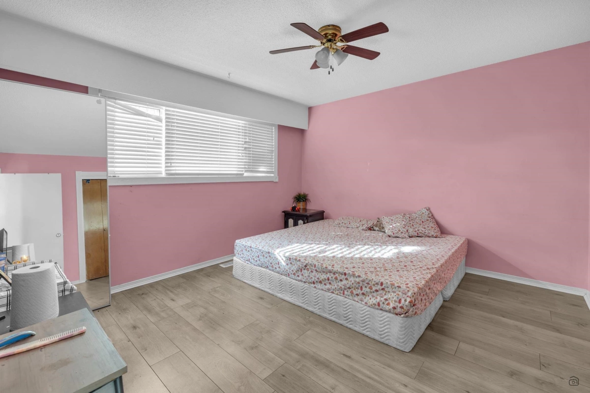 Primary Bathroom Photo of 13105 64 Avenue, Surrey, BC